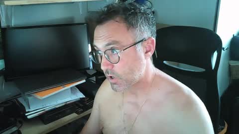 Snapshot of kelvin06133 chatting on 07-26-26, 12:01 kelvin06133 online show from 07-26-26, 12:01