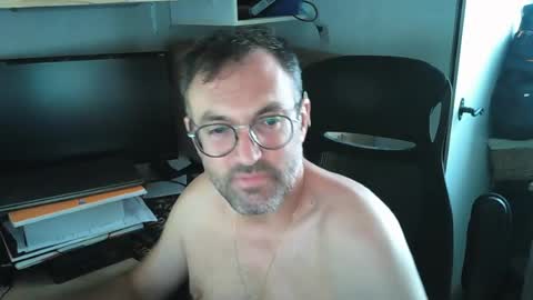 Snapshot of kelvin06133 chatting on 07-31-26, 12:26 kelvin06133 online show from 07-31-26, 12:26