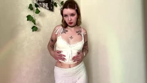 Mia online show from 05-21-26, 12:12