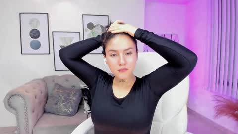 Snapshot of kendaall_jenner chatting on 01-05-25, 08:00 Kendall Jenner online show from 01-05-25, 08:00