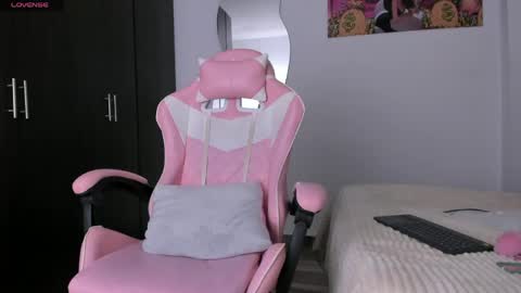 Snapshot of kendal_hot1 chatting on 04-18-26, 07:58 Aleja3 online show from 04-18-26, 07:58