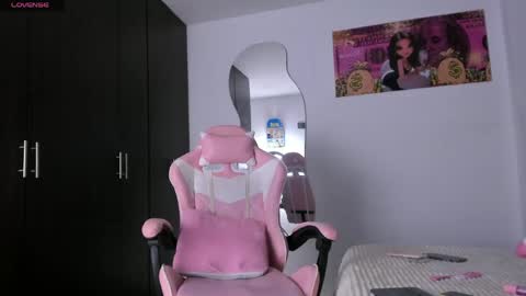 Snapshot of kendal_hot1 chatting on 04-29-26, 10:38 Aleja3 online show from 04-29-26, 10:38