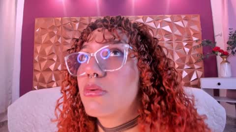 Snapshot of kendall23_ chatting on 12-19-24, 08:23 Kendall online show from 12-19-24, 08:23