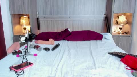 Snapshot of kendallrosse1 chatting on 12-24-24, 03:37 Kendal online show from 12-24-24, 03:37