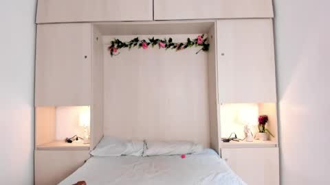 Kendal online show from 04-25-26, 11:46