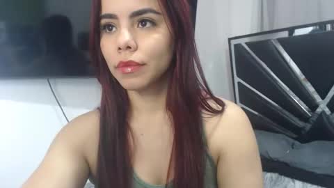 Snapshot of kendallsweetxx chatting on 05-03-26, 03:18 Kendall online show from 05-03-26, 03:18