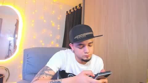 Snapshot of kendel_dimitri chatting on 12-20-24, 07:33 kendel_dimitri online show from 12-20-24, 07:33