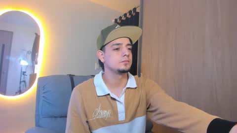 Snapshot of kendel_dimitri chatting on 01-19-25, 04:22 kendel_dimitri online show from 01-19-25, 04:22