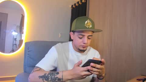 Snapshot of kendel_dimitri chatting on 01-20-25, 05:15 kendel_dimitri online show from 01-20-25, 05:15