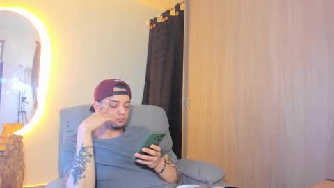 Snapshot of kendel_dimitri chatting on 02-12-25, 06:51 kendel_dimitri online show from 02-12-25, 06:51