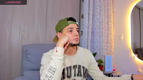Snapshot of kendel_dimitri chatting on 09-19-25, 02:57 kendel_dimitri online show from 09-19-25, 02:57