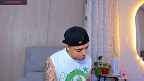 Snapshot of kendel_dimitri chatting on 09-23-25, 12:02 kendel_dimitri online show from 09-23-25, 12:02