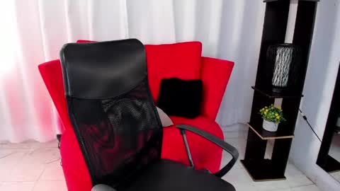 Snapshot of kendra_hot chatting on 05-26-26, 01:07 Kendra Hot online show from 05-26-26, 01:07