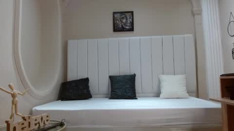 kendra_lux1 online show from 10-01-25, 01:17