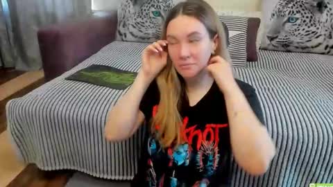Snapshot of kendra_xx_ chatting on 04-29-26, 12:37 Kendra online show from 04-29-26, 12:37