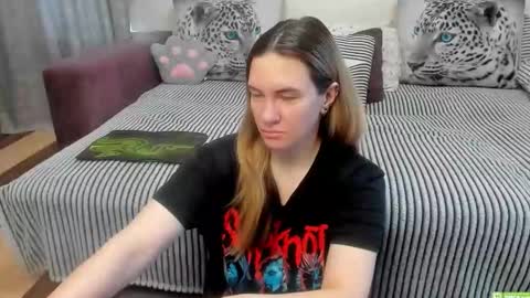 Snapshot of kendra_xx_ chatting on 04-30-26, 11:42 Kendra online show from 04-30-26, 11:42