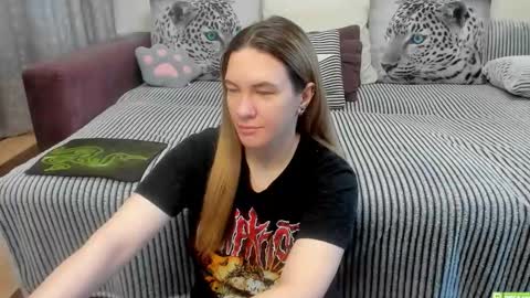 Snapshot of kendra_xx_ chatting on 05-03-26, 11:44 Kendra online show from 05-03-26, 11:44