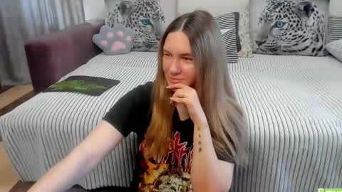 Snapshot of kendra_xx_ chatting on 05-05-26, 12:51 Kendra online show from 05-05-26, 12:51