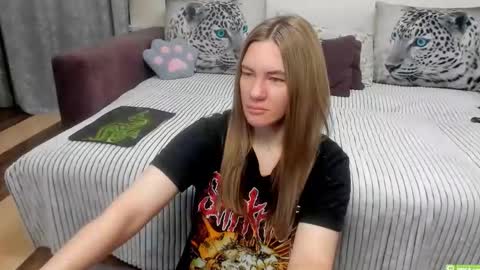Snapshot of kendra_xx_ chatting on 05-05-26, 10:51 Kendra online show from 05-05-26, 10:51