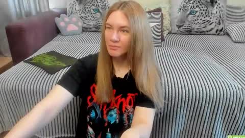 Snapshot of kendra_xx_ chatting on 05-09-26, 01:00 Kendra online show from 05-09-26, 01:00