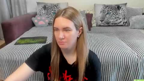 Snapshot of kendra_xx_ chatting on 05-15-26, 11:23 Kendra online show from 05-15-26, 11:23