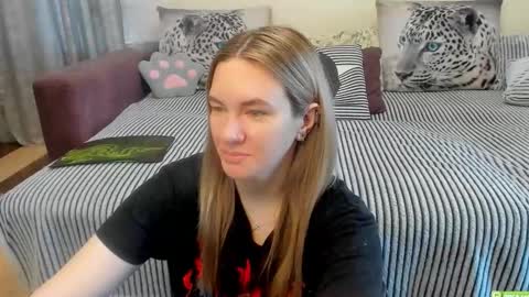 Snapshot of kendra_xx_ chatting on 05-16-26, 11:57 Kendra online show from 05-16-26, 11:57