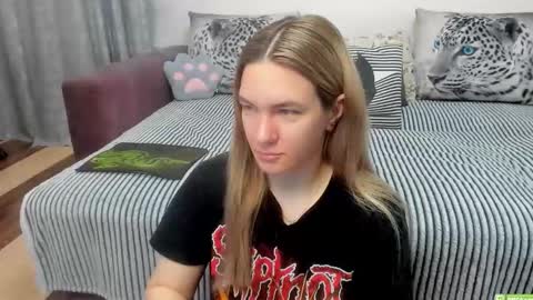 Snapshot of kendra_xx_ chatting on 05-21-26, 12:39 Kendra online show from 05-21-26, 12:39