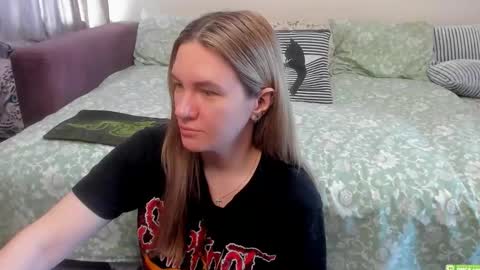 Snapshot of kendra_xx_ chatting on 05-27-26, 01:57 Kendra online show from 05-27-26, 01:57