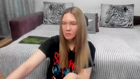 Snapshot of kendra_xx_ chatting on 05-30-26, 11:46 Kendra online show from 05-30-26, 11:46