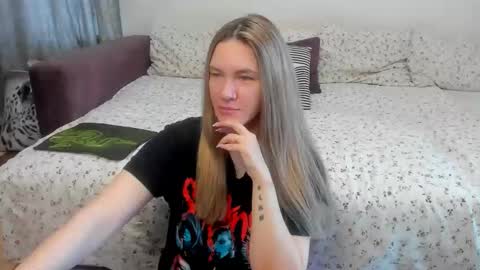 Snapshot of kendra_xx_ chatting on 06-03-26, 12:24 Kendra online show from 06-03-26, 12:24