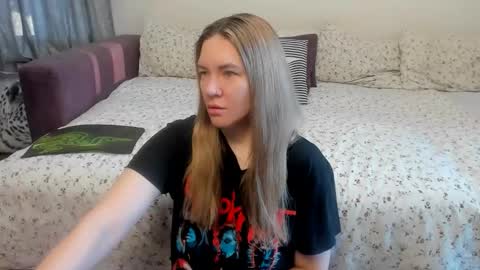 Snapshot of kendra_xx_ chatting on 06-03-26, 11:32 Kendra online show from 06-03-26, 11:32