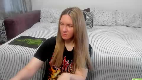 Snapshot of kendra_xx_ chatting on 06-11-26, 01:05 Kendra online show from 06-11-26, 01:05