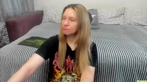 Snapshot of kendra_xx_ chatting on 06-12-26, 12:42 Kendra online show from 06-12-26, 12:42