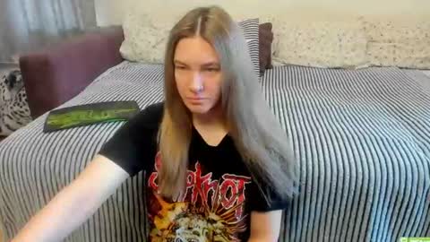 Snapshot of kendra_xx_ chatting on 06-14-26, 11:40 Kendra online show from 06-14-26, 11:40