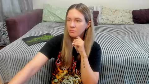 Snapshot of kendra_xx_ chatting on 07-13-26, 11:40 Kendra online show from 07-13-26, 11:40
