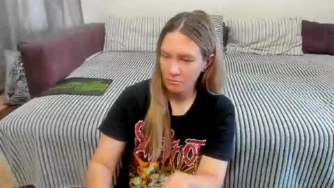 Snapshot of kendra_xx_ chatting on 07-19-26, 11:41 Kendra online show from 07-19-26, 11:41