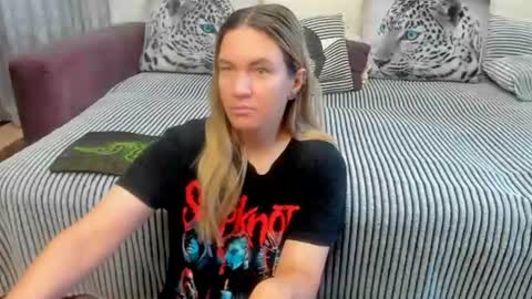 Snapshot of kendra_xx_ chatting on 08-01-26, 11:36 Kendra online show from 08-01-26, 11:36