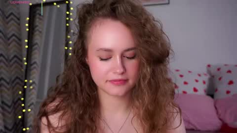 Kira online show from 04-16-26, 10:34