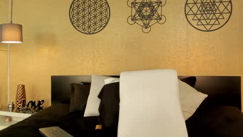 Snapshot of kendraleroy chatting on 12-25-24, 08:28 KENDRA online show from 12-25-24, 08:28