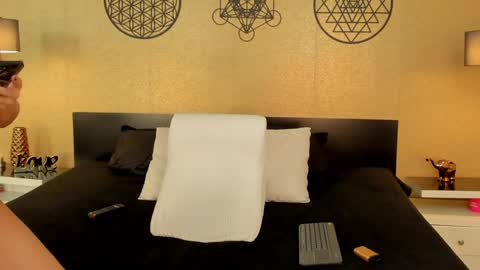 Snapshot of kendraleroy chatting on 12-29-24, 10:47 KENDRA online show from 12-29-24, 10:47