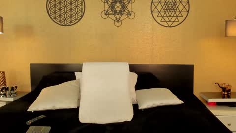 Snapshot of kendraleroy chatting on 01-31-25, 08:12 KENDRA online show from 01-31-25, 08:12