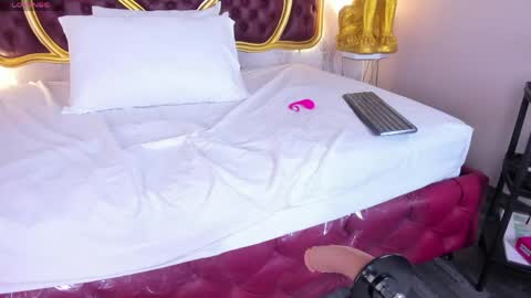 Kendral  online show from 04-16-26, 04:35