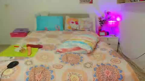 kendralove online show from 12-24-24, 04:55