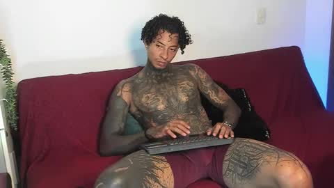 Snapshot of kendrik_brown chatting on 11-01-25, 02:52 kendrick brown online show from 11-01-25, 02:52