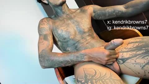 Snapshot of kendrik_brown chatting on 11-26-25, 12:33 kendrick brown online show from 11-26-25, 12:33