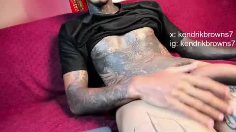 Snapshot of kendrik_brown chatting on 11-28-25, 04:31 kendrick brown online show from 11-28-25, 04:31