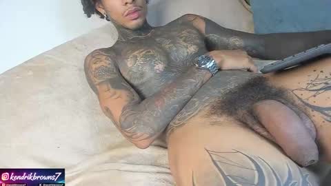 Snapshot of kendrik_brown chatting on 01-08-26, 02:41 kendrick brown online show from 01-08-26, 02:41