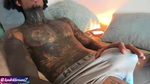 Snapshot of kendrik_brown chatting on 02-05-26, 10:47 kendrick brown online show from 02-05-26, 10:47