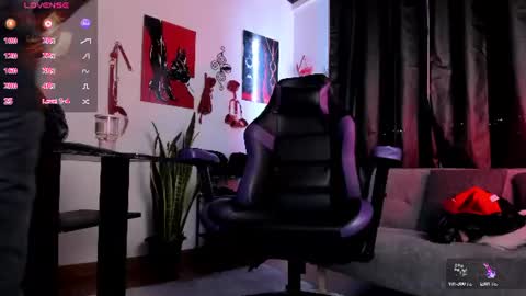kenia_thompsom01 online show from 07-02-26, 06:14