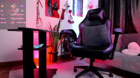 kenia_thompsom01 online show from 07-04-26, 05:19